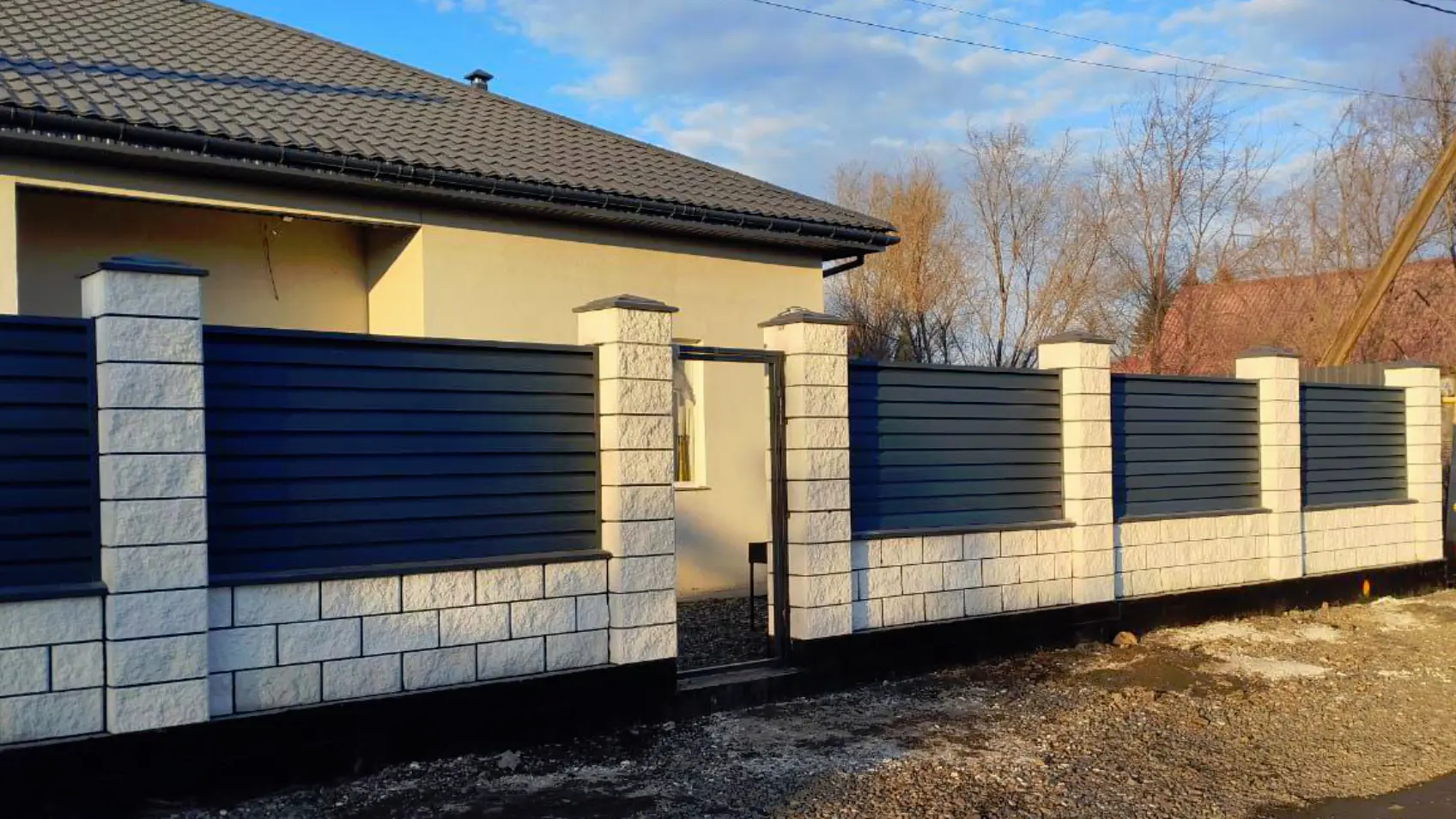 Фото 1 Забор жалюзи ХайТек RAL7024 МАТТЕ Серый Графит двусторонний матовый