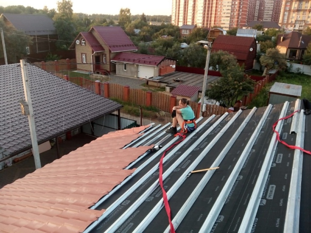 Металлочерепица Геркулес 8004 терракотовый Стальной Бархат от Центра Металлокровли в Саратове