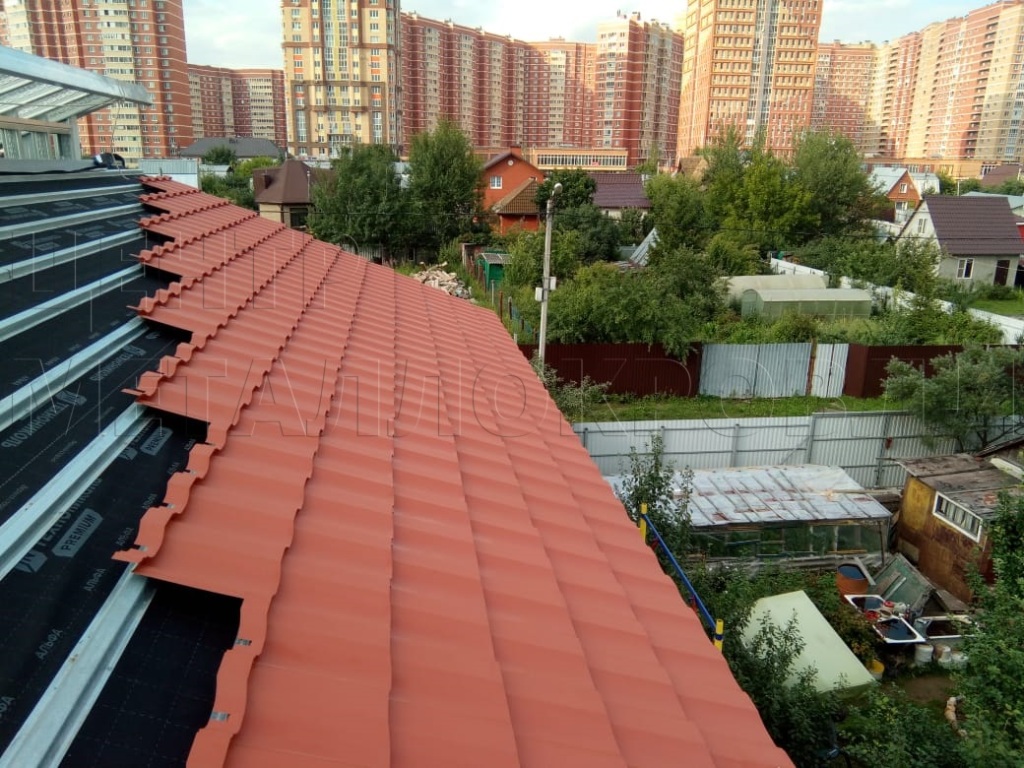 Металлочерепица Геркулес 8004 терракотовый Стальной Бархат от Центра Металокровли в Саратове