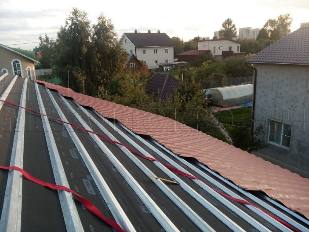 Металлочерепица Геркулес 8004 терракотовый Стальной Бархат от Центра Металлокровли в Саратове