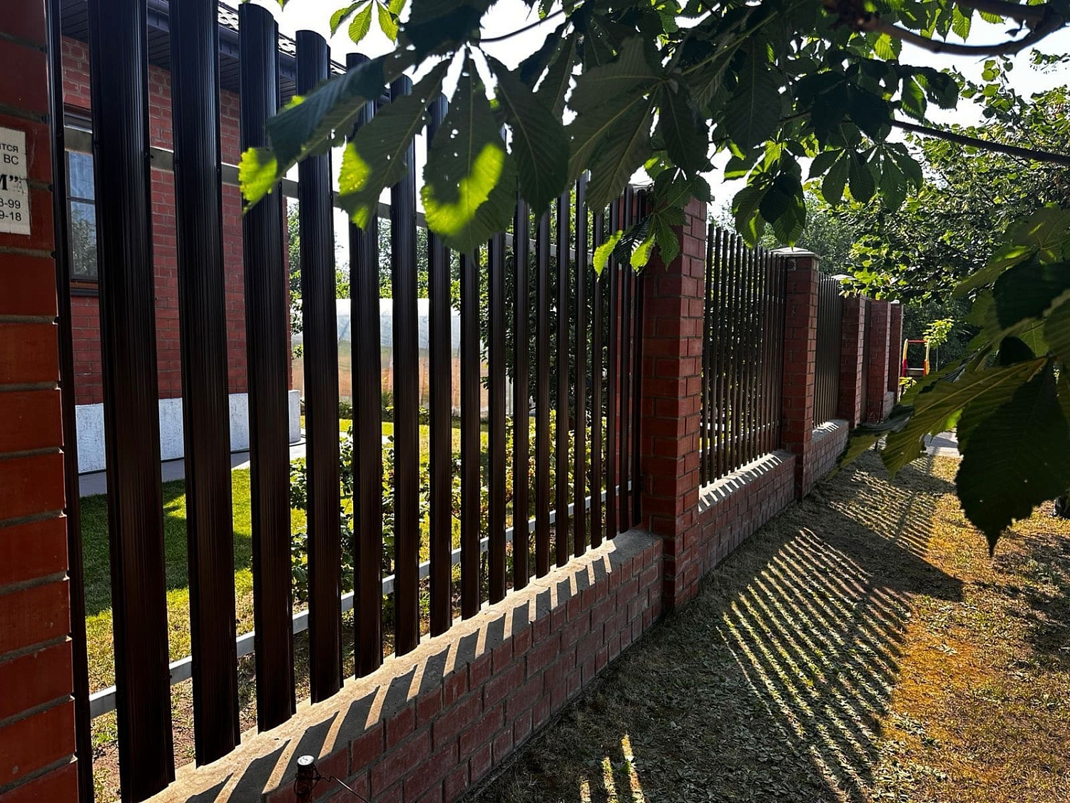 Евроштакетник фигурный 34м RAL8017 Шоколад Полиэстер